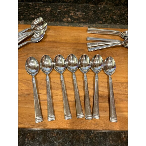 8 Cambridge Codie pattern Stainless steel Flatware spoons - Picture 3 of 5